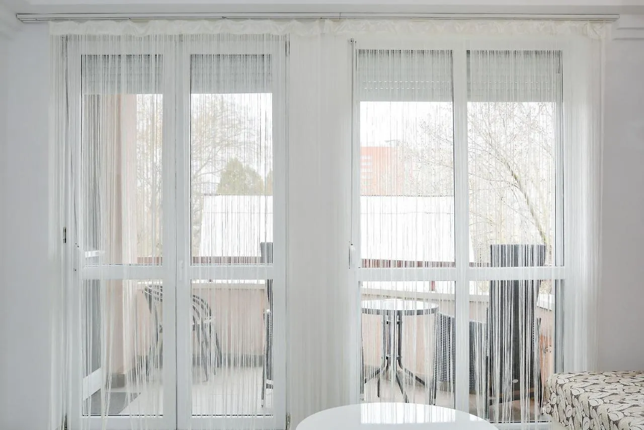 Heli Apartman Hajdúszoboszló 0*,