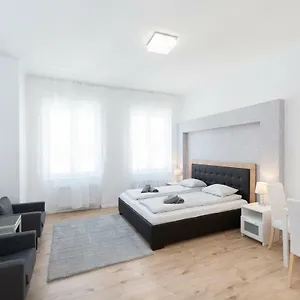 astoria-flats-1.inbudapesthotels.com/