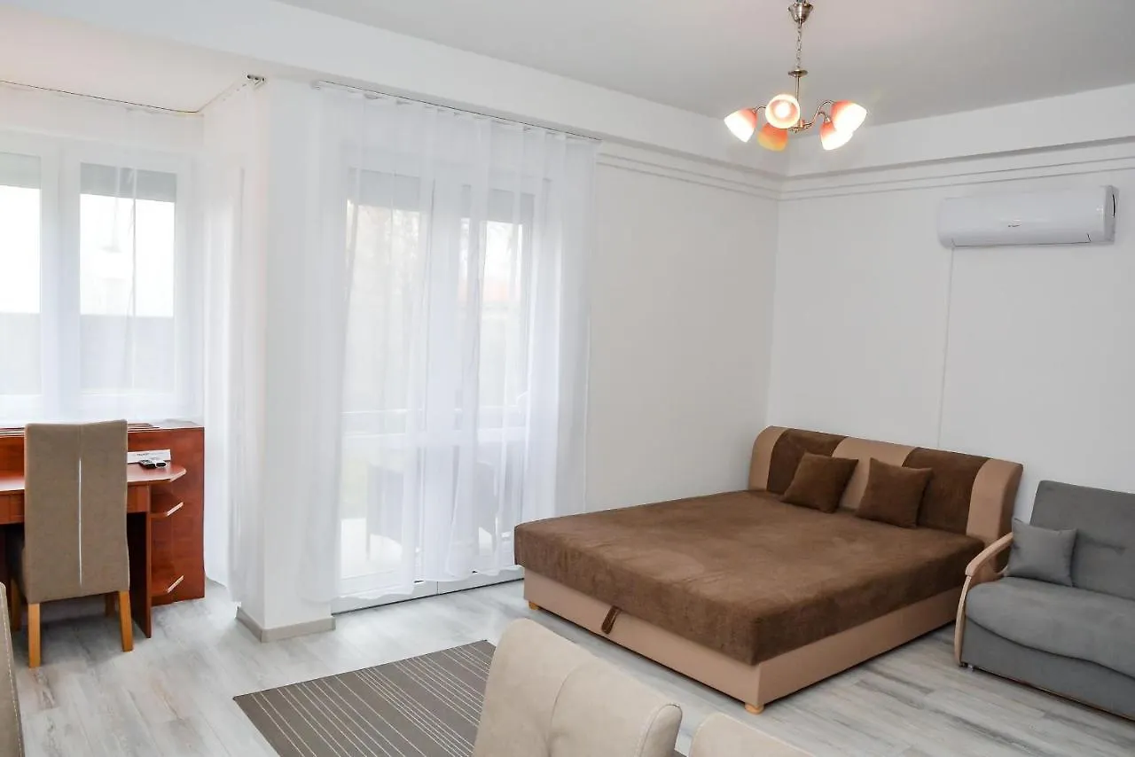 Heli Apartman Хайдусобосло 0*,  Венгрия
