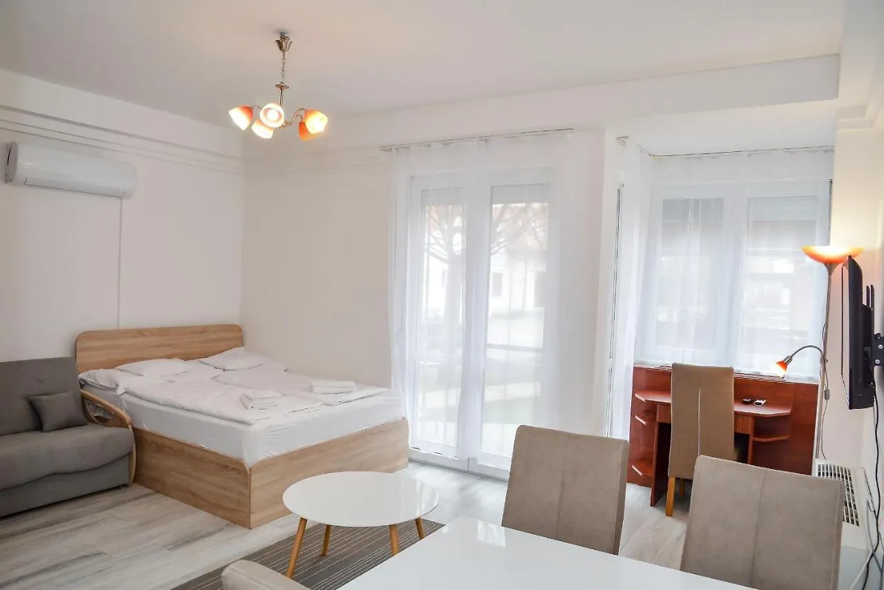 Heli Apartman Хайдусобосло Апартаменты