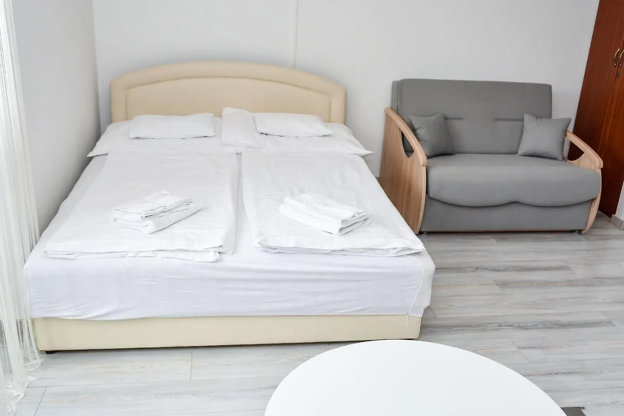 Апартаменты Heli Apartman Хайдусобосло