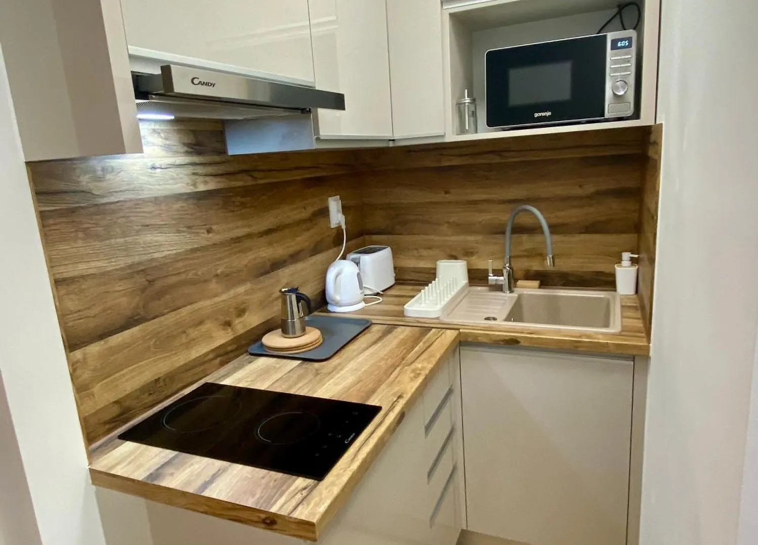 Апартаменты Heli Apartman Хайдусобосло