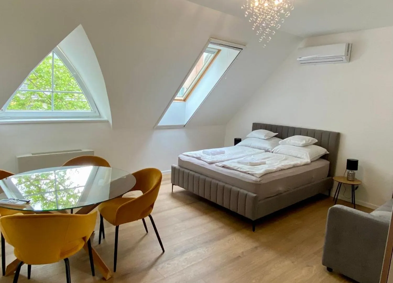 Апартаменты Heli Apartman Хайдусобосло
