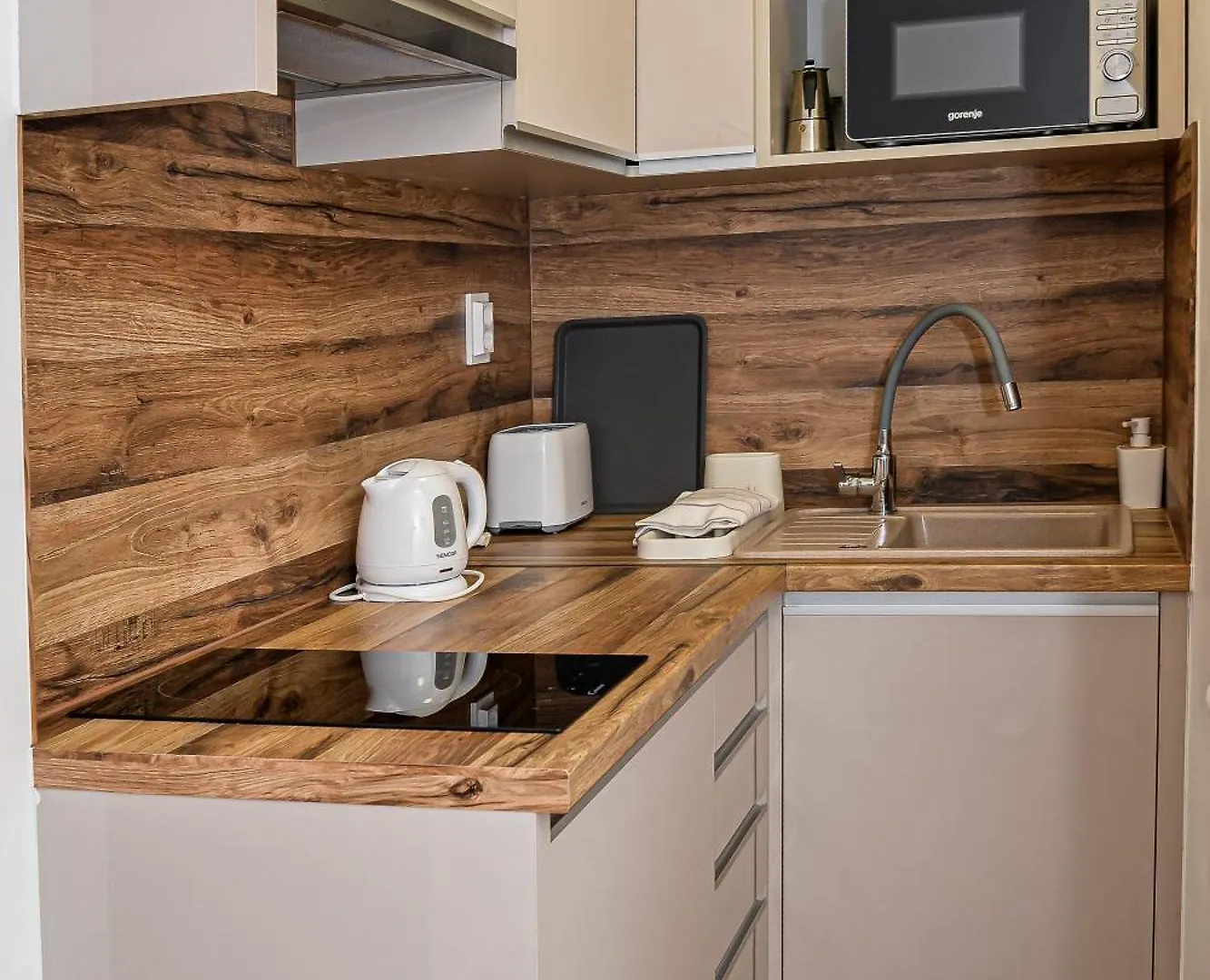 Heli Apartman Хайдусобосло