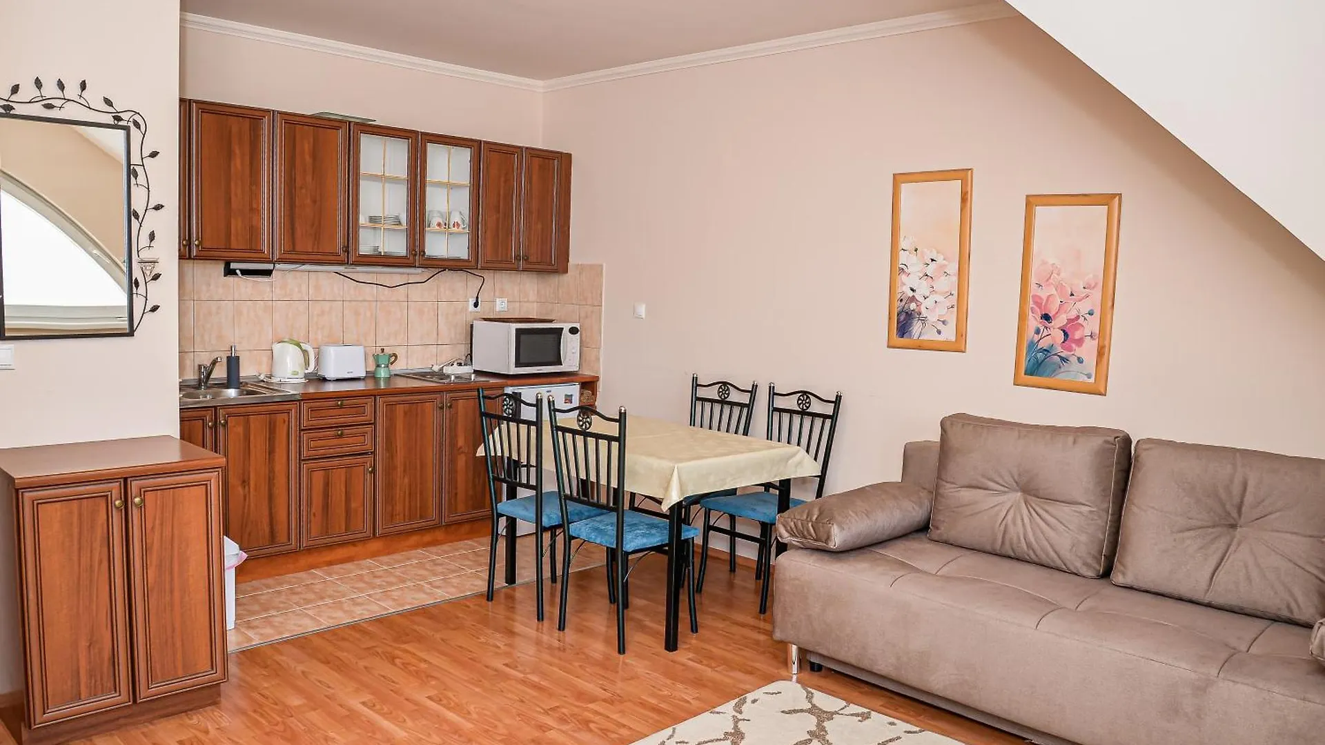 Heli Apartman Хайдусобосло Апартаменты
