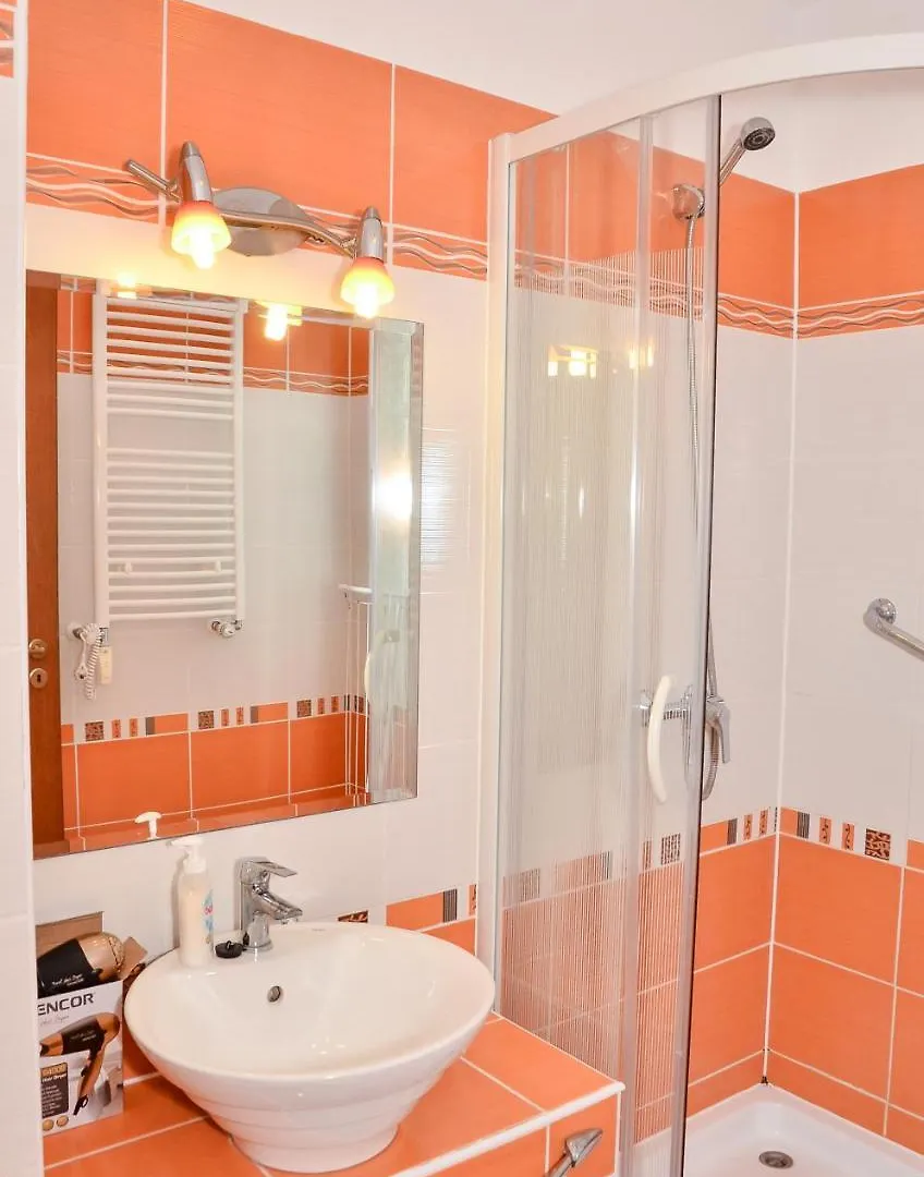 Heli Apartman Хайдусобосло Венгрия