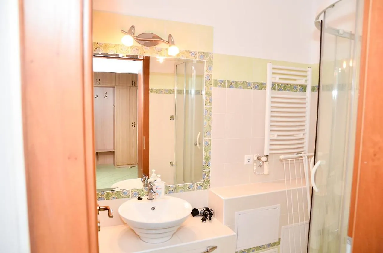 Heli Apartman Hajdúszoboszló Apartament